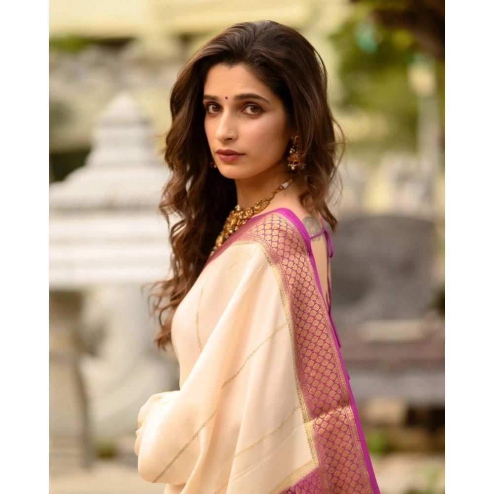 Women's Silk Printed Saree With Unstitched Blouse 5.5Mtr (Off White-Pink) - Image 2